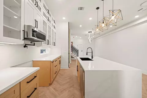 5042 Pershing St #A-B, Houston, TX 77033