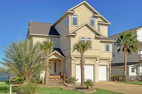 442 Jeanie Lynn St, Tiki Island, TX 77554