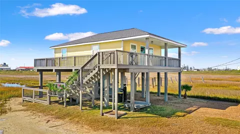 715 Caisson St, Surfside Beach, TX 77541
