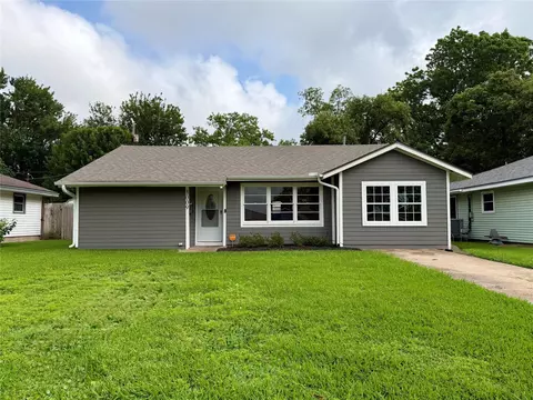 3009 Robinson Blvd, Texas City, TX 77590