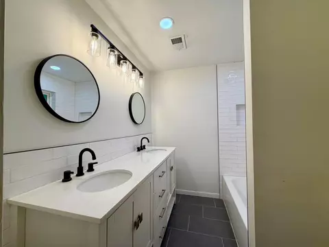 Bath - 23107 Banquo Dr, Spring, TX 77373 photo 1 of 4