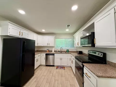 Kitchen - 23107 Banquo Dr, Spring, TX 77373 photo 2 of 2