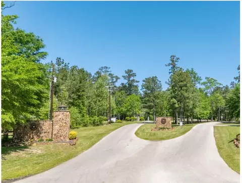 3 1-76 Winchester Rd # B, Huntsville, TX 77340
