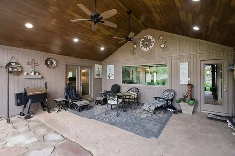 15807 Brookvilla Dr, Houston, TX 77059