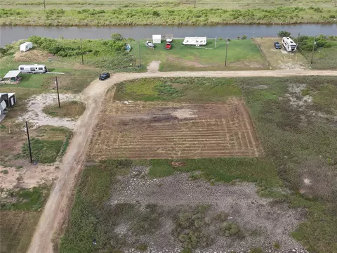 27 Oceania St, Sargent, TX 77414