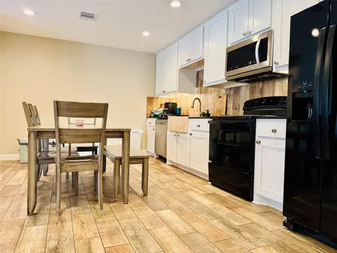 10202 Forum Park Dr #242, Houston, TX 77036