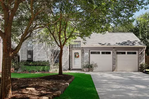 95 N Pathfinders Cir, The Woodlands, TX 77381