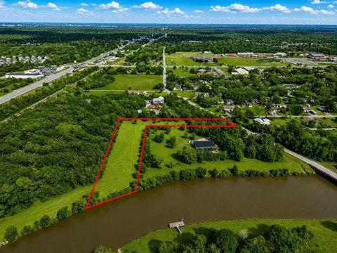9204 Neville Rd, Hitchcock, TX 77563