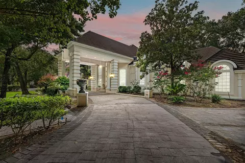 205 Grogans Point Rd, The Woodlands, TX 77380