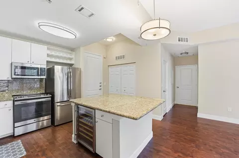 3505 Sage Rd #208, Houston, TX 77056