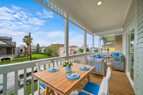2813 Ball Street St, Galveston, TX 77550