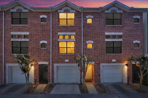 8710 Beverlyhill St #302, Houston, TX 77063