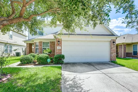 8010 Pickling Ln, Baytown, TX 77521