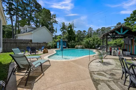 Exterior - 614 Spring Forest Dr, Conroe, TX 77302 photo 5 of 8