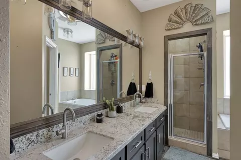 Bath - 614 Spring Forest Dr, Conroe, TX 77302 photo 1 of 3