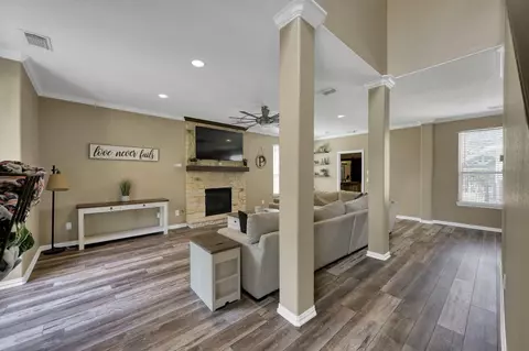 Entry Way - 614 Spring Forest Dr, Conroe, TX 77302 photo 2 of 6