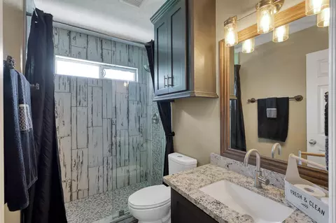 Bath - 614 Spring Forest Dr, Conroe, TX 77302 photo 3 of 3