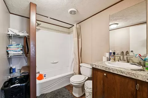 Bath - 30318 Binford Pl, Waller, TX 77484 photo 3 of 4