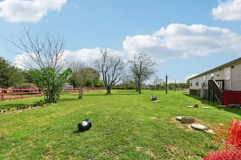 Exterior - 30318 Binford Pl, Waller, TX 77484 photo 4 of 10