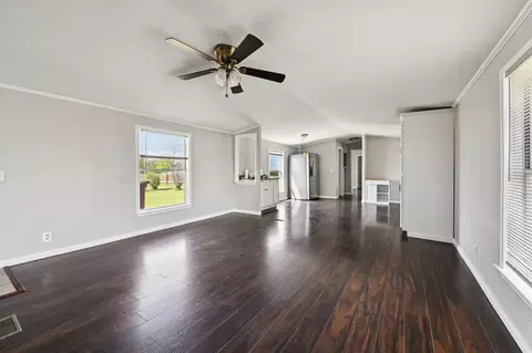 Living - 30318 Binford Pl, Waller, TX 77484 photo 2 of 5