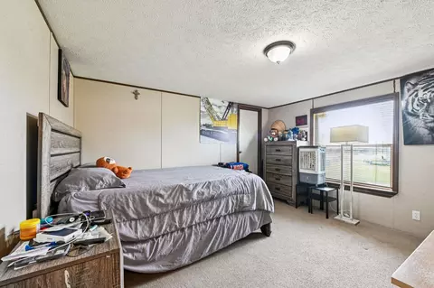 Bedroom - 30318 Binford Pl, Waller, TX 77484 photo 2 of 7