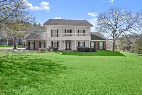 825 Walding Rd, Livingston, TX 77351