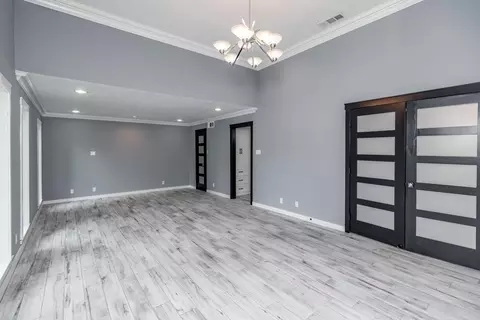 Living - 1380 Thomas Rd, Beaumont, TX 77706 photo 5 of 8