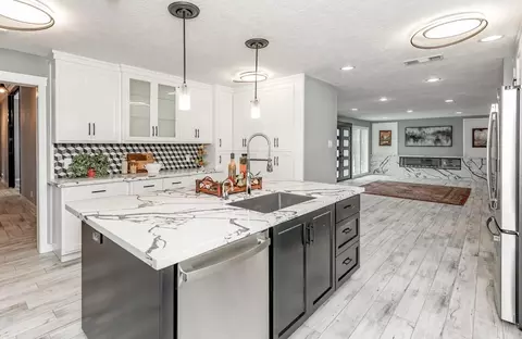 Kitchen - 1380 Thomas Rd, Beaumont, TX 77706 photo 4 of 4