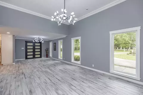 Living - 1380 Thomas Rd, Beaumont, TX 77706 photo 3 of 8