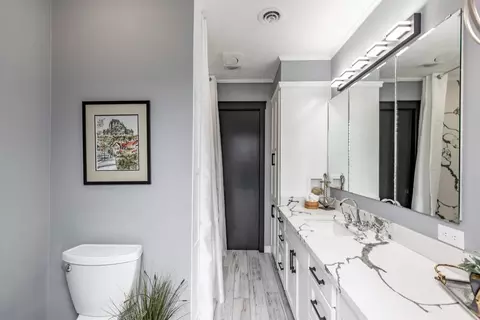 Bath - 1380 Thomas Rd, Beaumont, TX 77706 photo 3 of 5