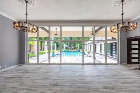 Living - 1380 Thomas Rd, Beaumont, TX 77706 photo 1 of 8