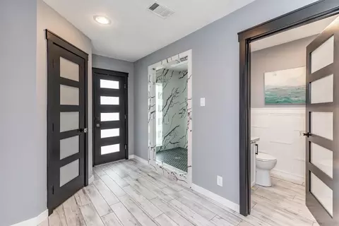 Entry Way - 1380 Thomas Rd, Beaumont, TX 77706 photo 3 of 3