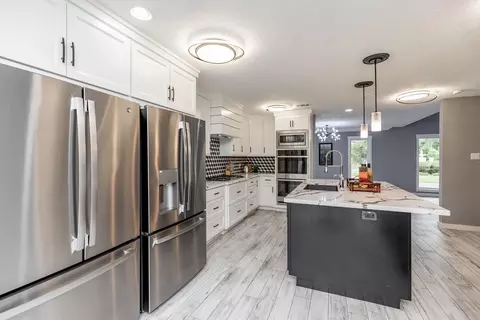 Kitchen - 1380 Thomas Rd, Beaumont, TX 77706 photo 2 of 4