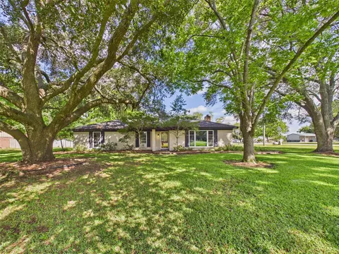 3037 County Road 536, Alvin, TX 77511