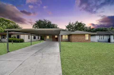 10117 Dulcimer St, Houston, TX 77051