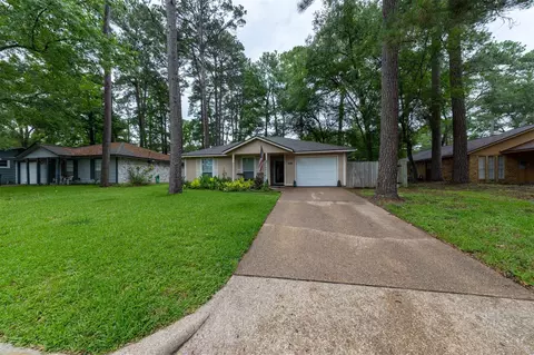 3007 Brook Dr, Huntsville, TX 77340