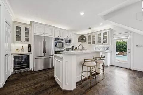 2405 Brun St #B, Houston, TX 77019