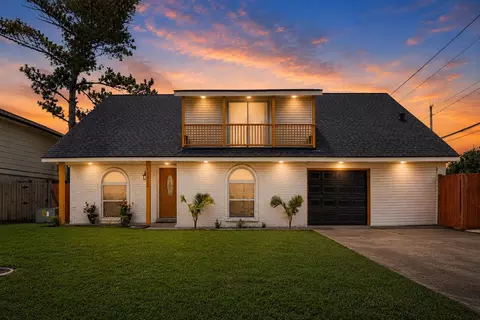 10802 Sagetrail Dr, Houston, TX 77089