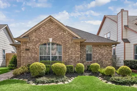 513 Brad Ct, Webster, TX 77598
