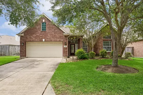1619 S Lago Vista Dr, Pearland, TX 77581
