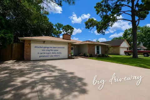 16823 Cobble Ridge Dr, Sugar Land, TX 77498