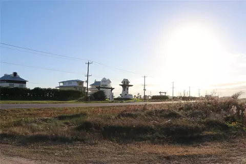 201 Tx State Hwy 87, Gilchrist, TX 77617