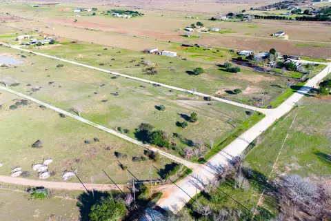 682 Schultz Rd S, Sealy, TX 77474 photo 10