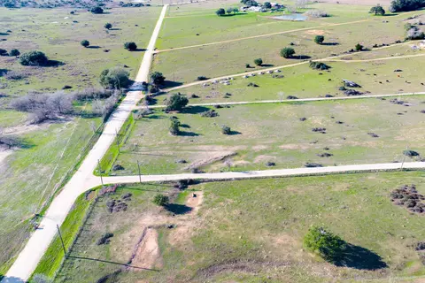 682 Schultz Rd S, Sealy, TX 77474 photo 5