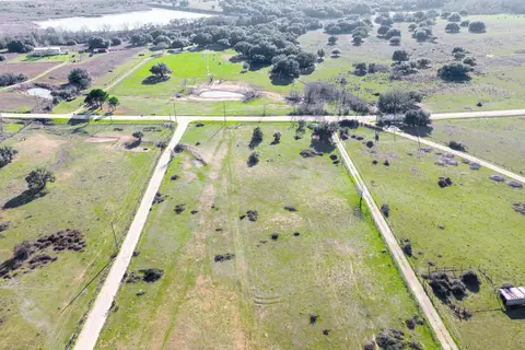 682 Schultz Rd S, Sealy, TX 77474 photo 7