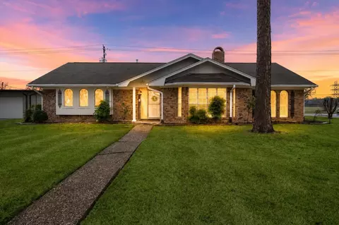 4912 Goose Creek Dr, Baytown, TX 77521