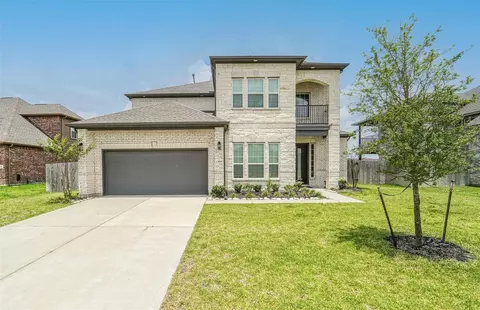 13915 Foyt Dr, Mont Belvieu, TX 77523