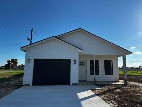 523 S Avenue F, Freeport, TX 77541