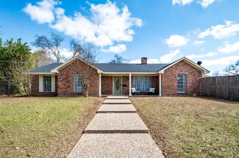 620 Bowie St, Liberty, TX 77575