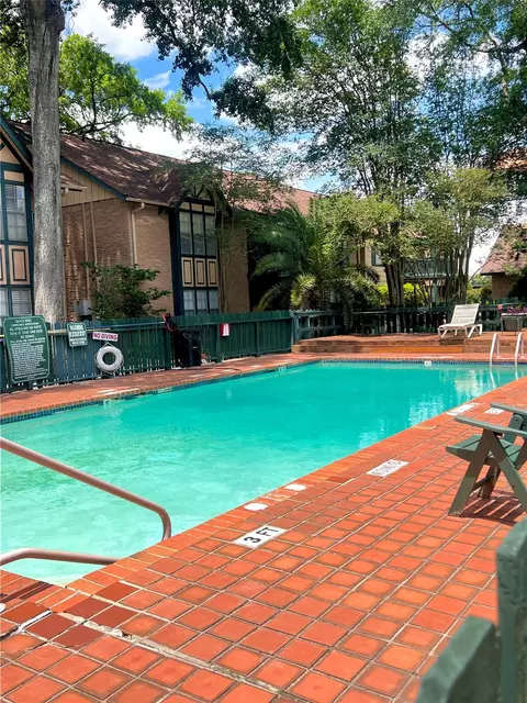 8299 Kingsbrook Rd #180, Houston, TX 77024